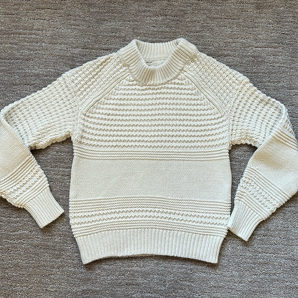 Universal Thread Cream Crew Neck Sweater